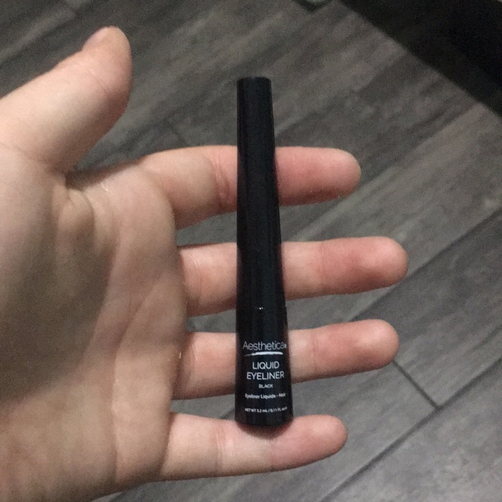 eyeliner